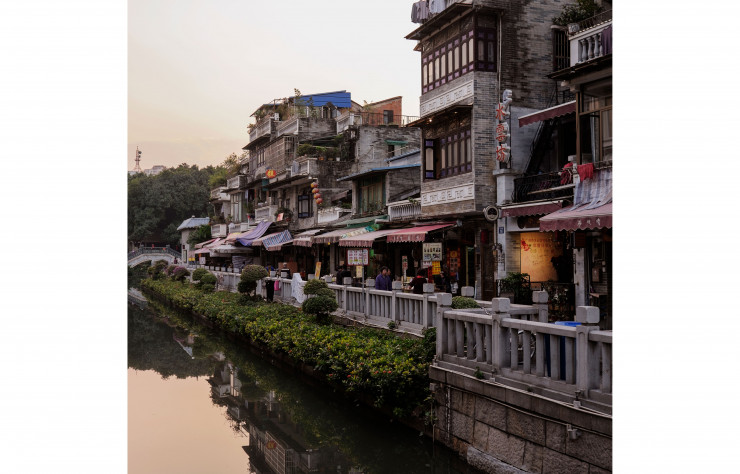 Le long du pittoresque canal de Lizhiwan, tout près de Liwan Park, dans la partie ouest de la ville.