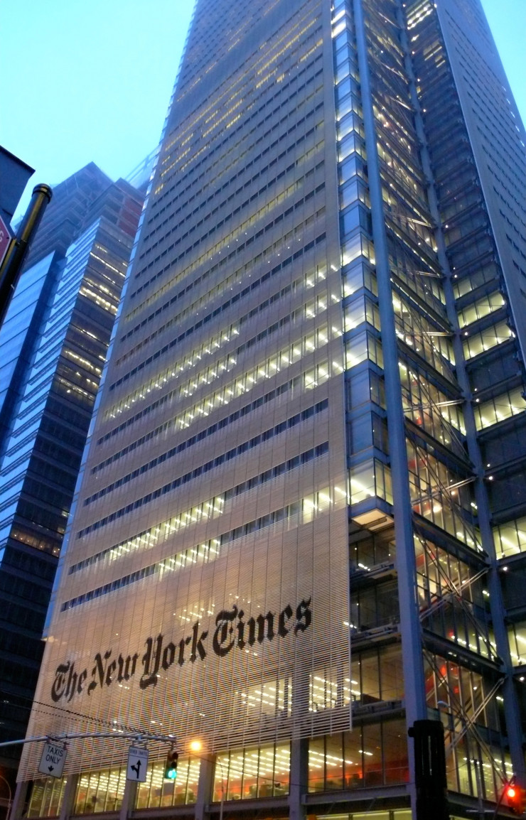 La façade translucide du siège du New York Times (2007) incarne l’idéal d’un journalisme « transparent », selon Renzo PIano.