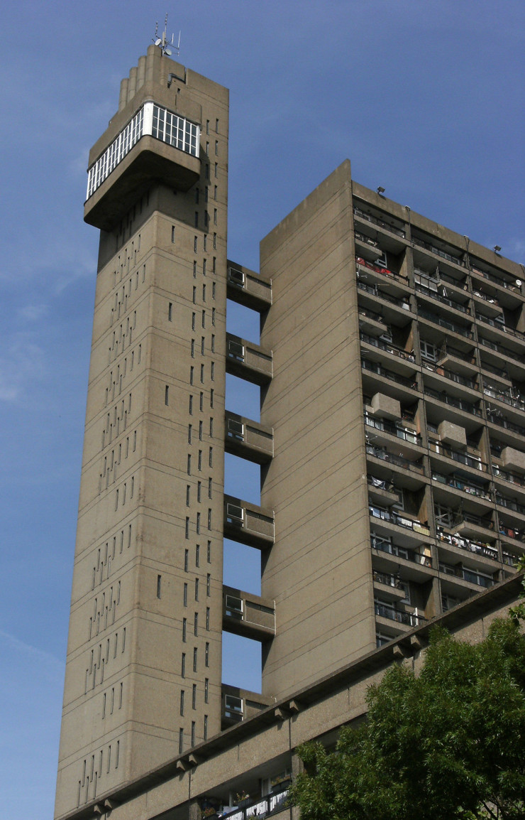 La Trellick Tower (1972) d’Erno Goldfinger tire son inspiration de l’Unité d’Habitation imaginée par Le Corbusier.