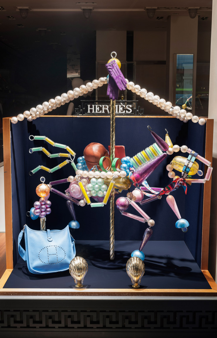 Destrier de perles dans les vitrines Hermès, dans Sloane Street, à Londres (2014).