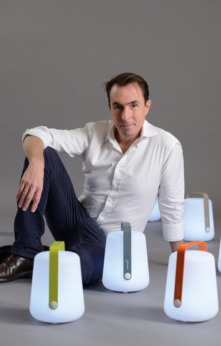 Tristan Lohner, ébéniste de formation et directeur du RBC Design Center, à Montpellier, est le concepteur de la lampe Balad pour Fermob.