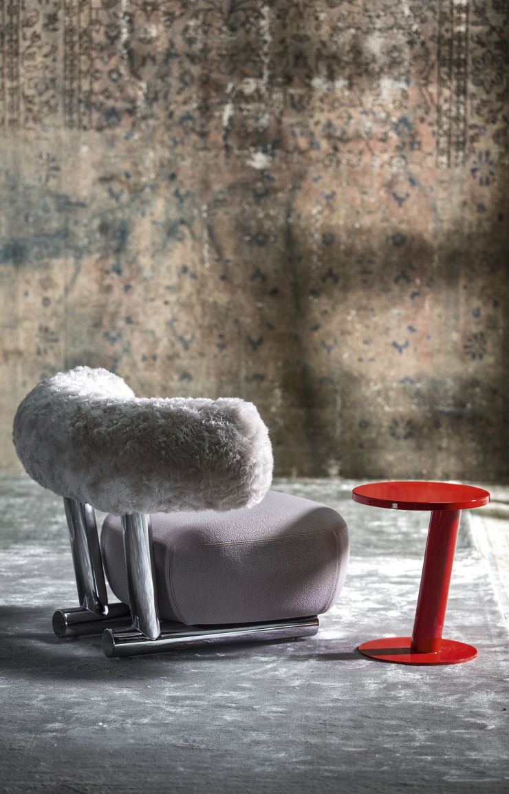 Très bien reçus en 2015 au Salon de Milan, le fauteuil et la table basse de la collection « Pipe » ont été produits par Moroso.