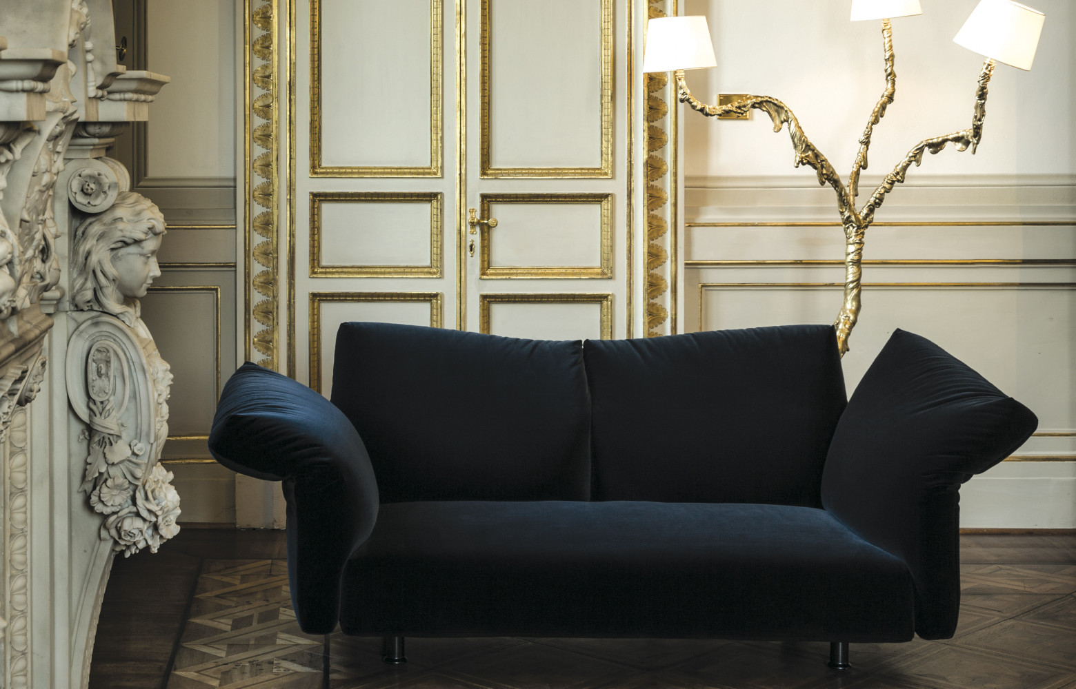 Canapé « Essential », design Francesco Binfaré, à partir de 4 950 € le canapé 2 places....