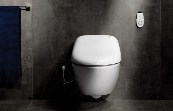 L’entreprise japonaise Toto se distingue, elle, avec des WC lavants très économes en eau. Ici, le modèle « Giovannoni » de la gamme « Washlet ».