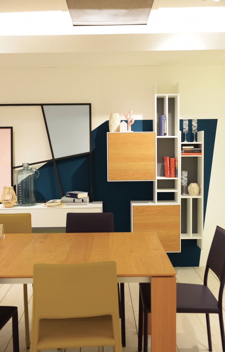 Dans la collection ultra-modulable « Now ! Spin », chaises S21 et table ET21, des meubles à usages multiples, composables, transformables à loisir pour s’adapter aux besoins de chacun.