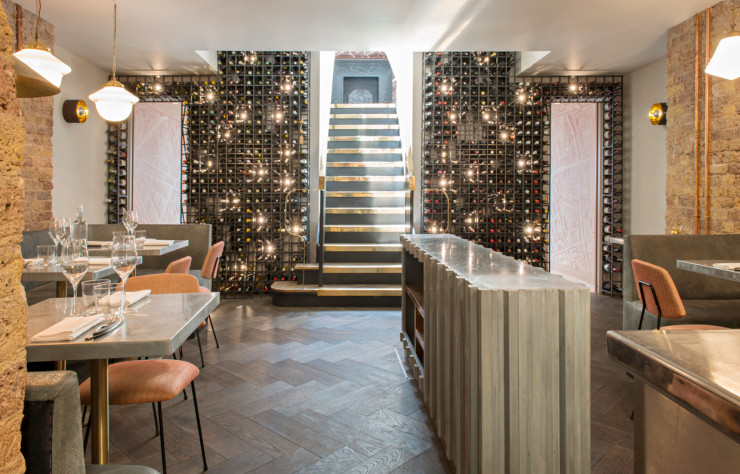 Le restaurant Frenchie Covent Garden, à Londres, propose une cuisine ultraraffinée orchestrée par le chef français Gregory Marchand, dans un décor de brasserie au goût du jour.