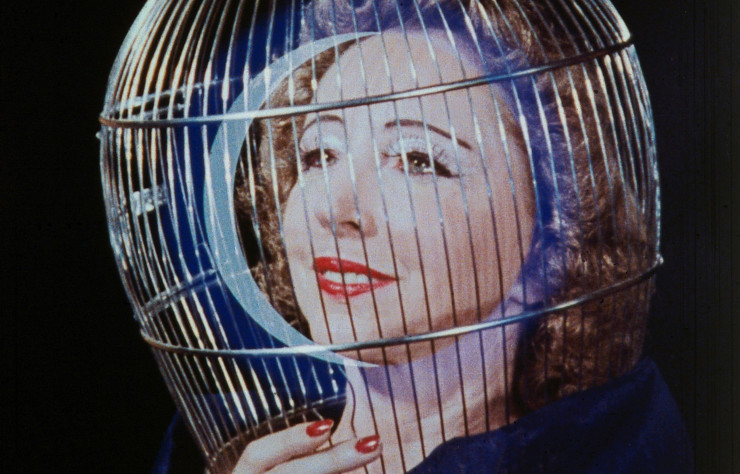 Marjorie Cameron (Scarlet Woman) dans « Inauguration of the Pleasure Dome » (1954-1978), de Kenneth Anger, vidéo couleur et son, durée : 37’14’’.
