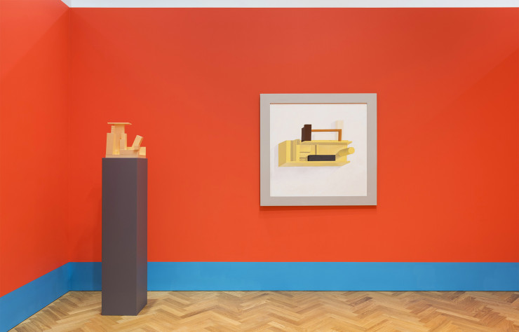 Au centre de l’espace d’exposition, la salle rouge présente des œuvres réalisées entre 2008 et 2014 : elle montre la transposition des formes imaginées par Nathalie du Pasquier de la toile au 3D, ou inversement.