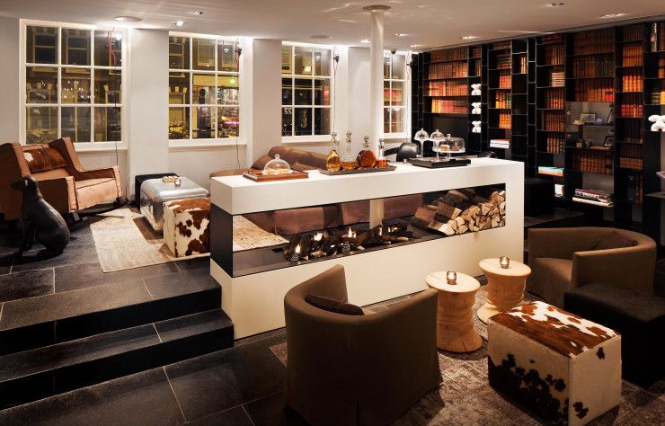 Spécialiste des hôtels chics et contemporains, le duo a aussi réalisé le Sir Albert à Amsterdam et son lobby ultra-cosy.