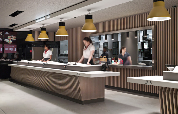 Le design et l’architecture intérieure de Patrick Norguet chez McDonald’s sont repris à New York.
