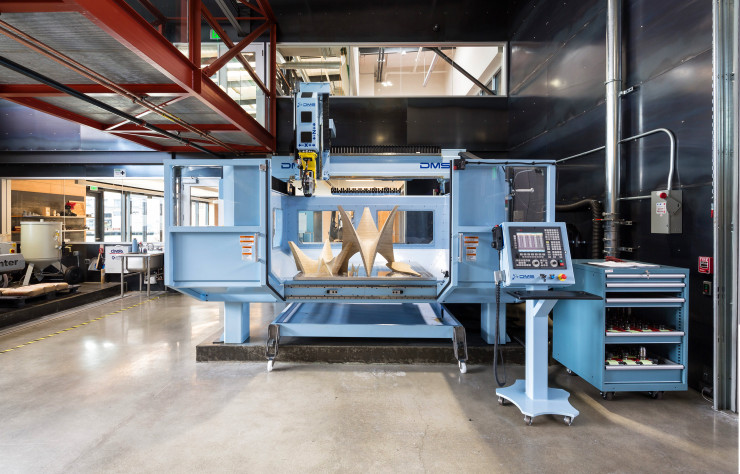Robots, imprimantes 3D, découpeuses numériques… Le Pier9 est équipé des dernières technologies en matière de fabrication numérique.