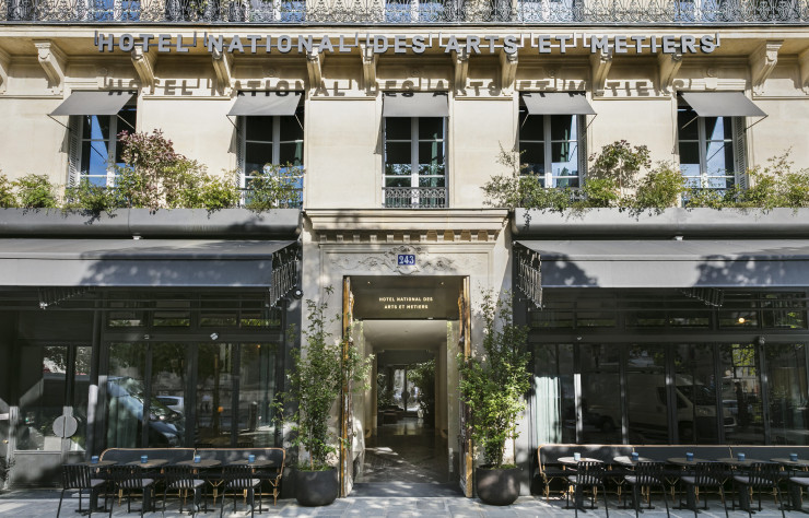 L’Hôtel National des Arts et Métiers (IIIe) et sa terrasse typiquement parisienne.