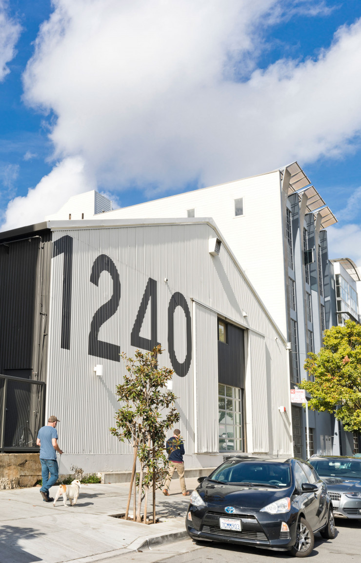 A San Francisco, le 1240 Minnesota Street est un immense atelier collectif que se partagent une trentaine de jeunes plasticiens.