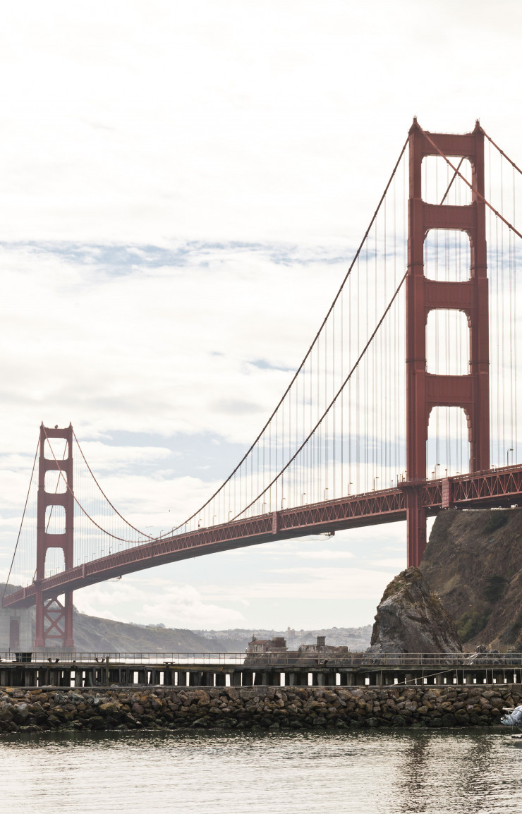 Pont du Golden Gate (un détroit qui relie la baie de San Francisco à l’océan Pacifique) depuis Sausalito.