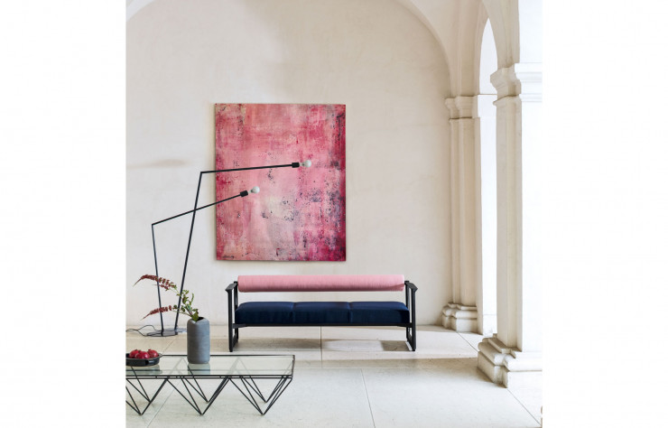 Pour Magis, le designer allemand a, entre autres, conçu la collection « Brut », représentée ici par le canapé.