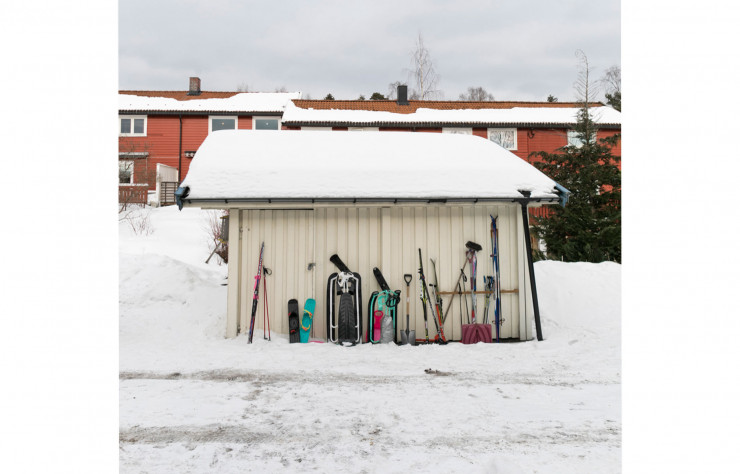 A l’extérieur, le matériel de toute la famille pour s’ébattre dans la neige !