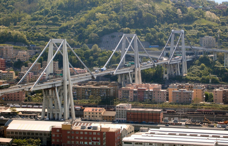 Le Pont Morandi à Gênes en 2012.