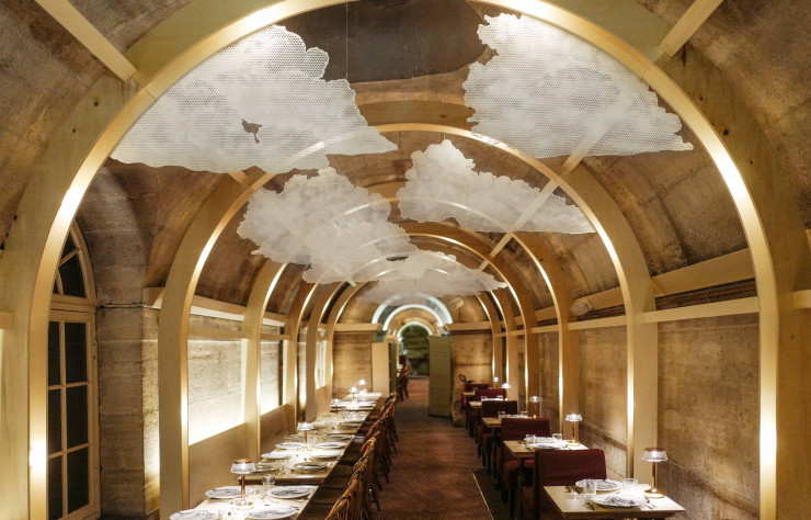 Le restaurant Reffetorio, aménagé de concert par le designer Ramy Fischler et l’architecte Nicola Delon du collectif Encore Heureux.
