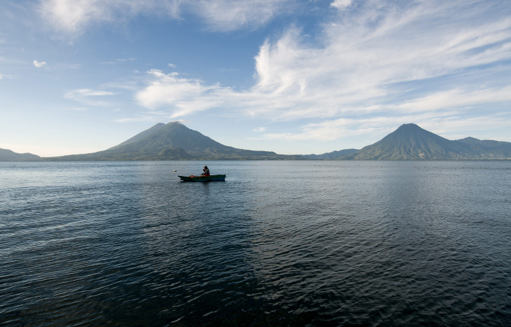 Trois volcans cadrent le lac Atitlán et en font l’un des plus beaux au monde.