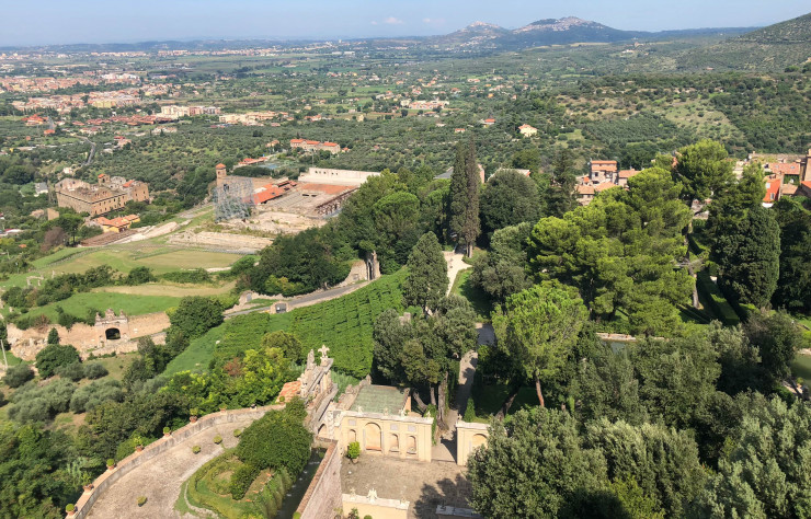 La vue sur les collines du Latium depuis la Villa d’Este à Tivoli.