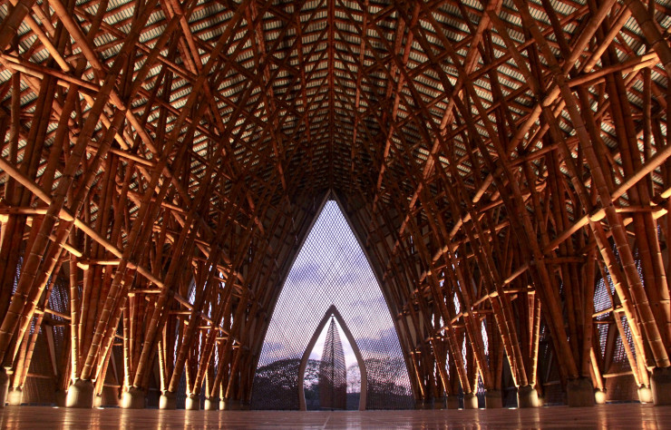 Temple colombien construit en bambou.