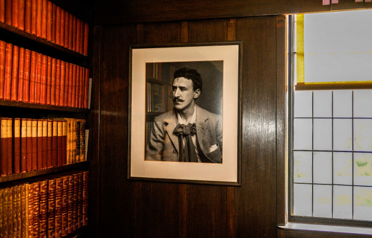 Portrait de Charles Rennie Mackintosh.