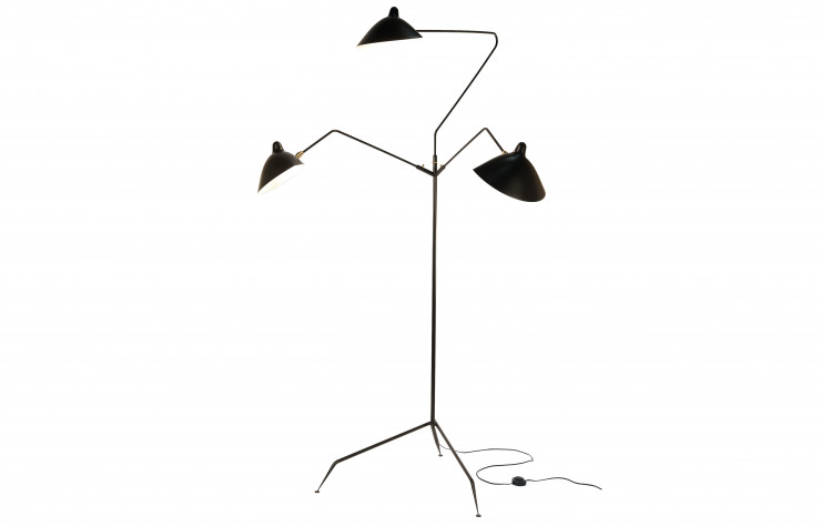 Le lampadaire à trois bras, un classique de l’œuvre de Serge Mouille.