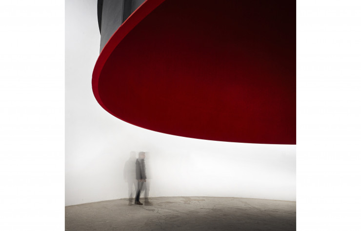 « At the Edge of the World » d’Anish Kapoor (1998).