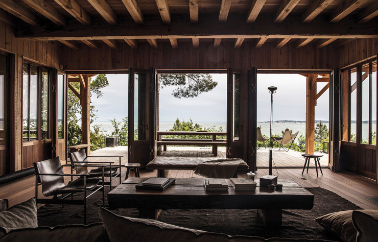 Pour une famille du Cap Ferret, Festen a réalisé cette maison tout en bois avec vue sur la dune du Pyla.