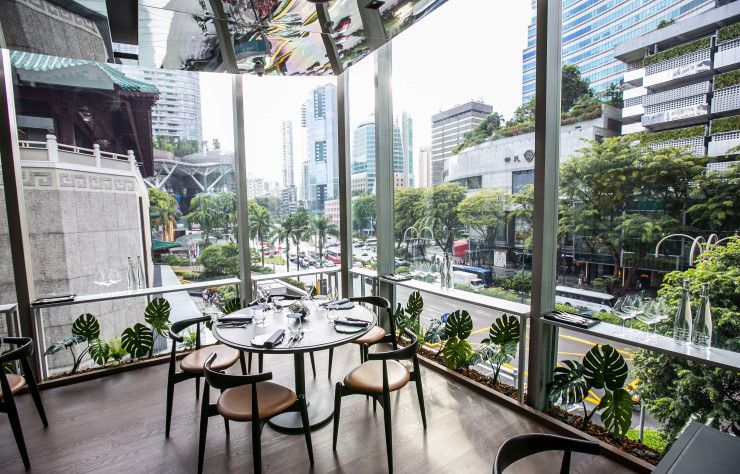 Vue sur la ville depuis le V Dining, le restaurant gastronomique que V-Zug a inauguré en mars 2019, juste à côté de son showroom de Singapour.
