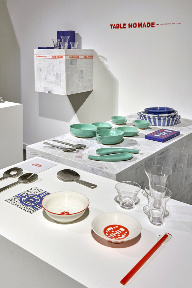 Pour le fabricant belge, Paola Navone a notamment créé la collection de vaisselle « Table nomade », porteuse d’une philosophie en phase avec les valeurs de la marque…