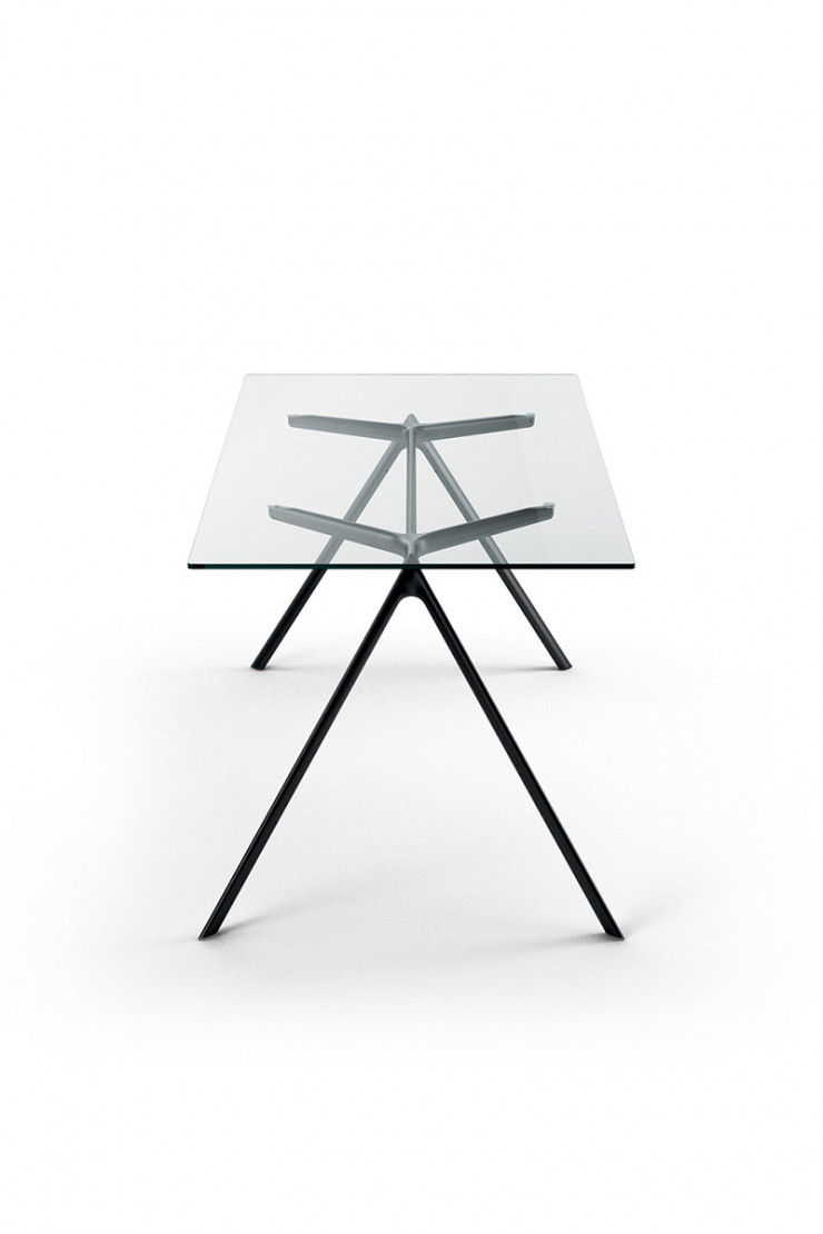 Table Dry, conçue par Alberto Meda, rééditée par Alias.
