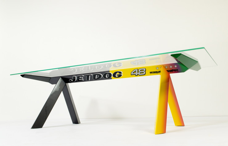 Table « Jetdog » de Konstantin Grcic (2011).