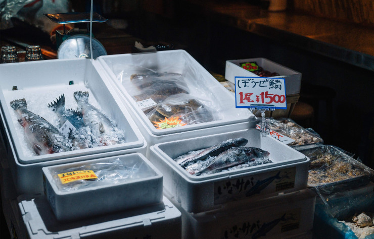 Kodawari Tsukiji reconstitue le marché aux poissons historique de Tokyo, fermé en 2018.