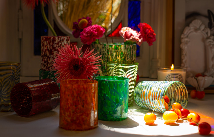 Les objets du Bazar Diptyque distillent une atmosphère à la fois contemporaine et surannée.
