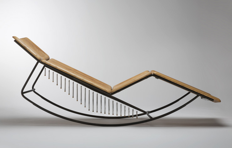 Chaise longue « Sonogonos ». Une nouvelle collaboration du designer Pierre Charrié et de la Galerie Mica, basée à Saint-Grégoire, en Bretagne.