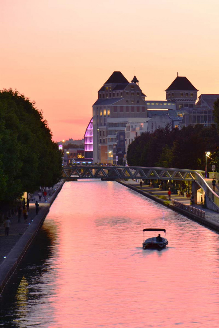 Jadis cicatrice au cœur de la ville, le canal de l’Ourcq est désormais le moteur de sa renaissance.