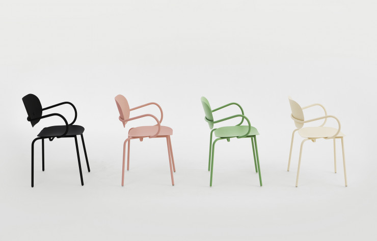Les chaises Lilypad de Margaux Keller (Bibelo) offrent l’avantage d’être empilables.