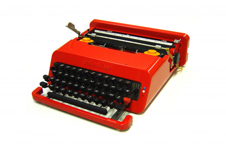 Le rouge vibrant de la machine à écrire Valentine (1969) a marqué les esprits.