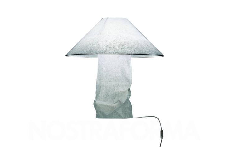 Lampe de table Lampampe en papier japonais et métal, 769 €. Ingo Maurer sur Myareadesign.com