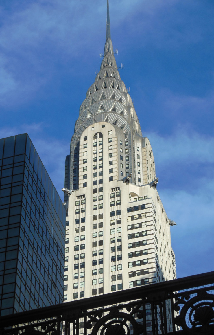 Le sommet en pointe du Chrysler Building façon gâteau meringué.
