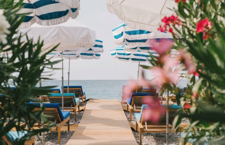 La plage de l’hôtel Amour Nice est sans doute l’une des plus jolies de la ville.