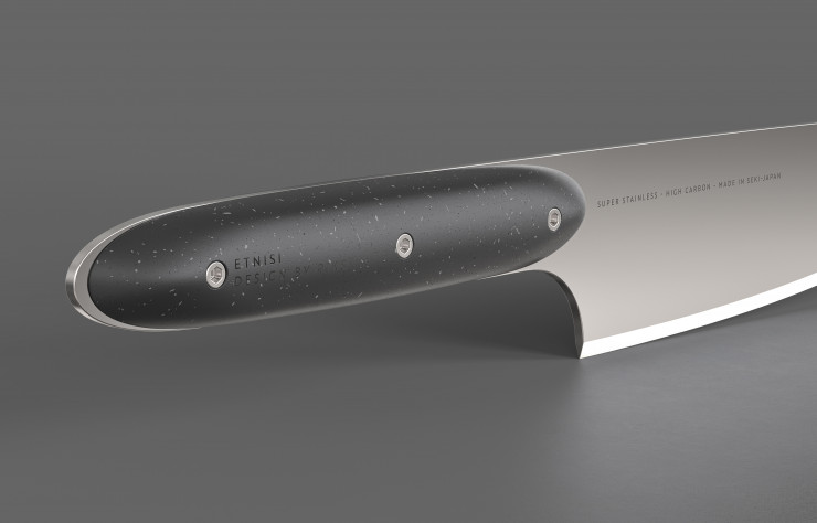 Le manche du couteau 59100 est réalisé en Wasterials, un néo-matériau qui recycle notamment des coquilles de moule.