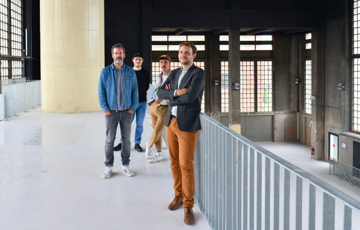 Parmi les membres de Freaks freearchitects, deux des fondateurs de l’agence, (au second plan, de gauche à droite) Cyril Gauthier et Guillaume Aubry.