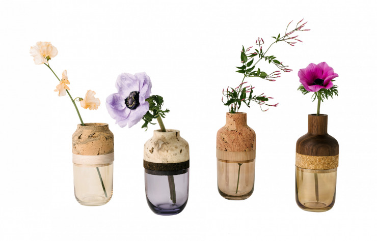 Vases Marais déco en liège, verre et bois, numérotés et signés, à partirde 140 € l’unité. Melanie Abrantes Designs sur Etsy.com
