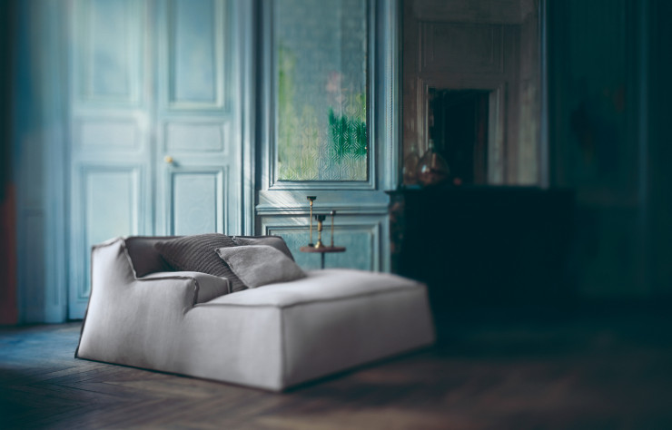 Sorti en 2010, l’oversize et destructuré sofa Damasco, édité par le label italien Baxter.