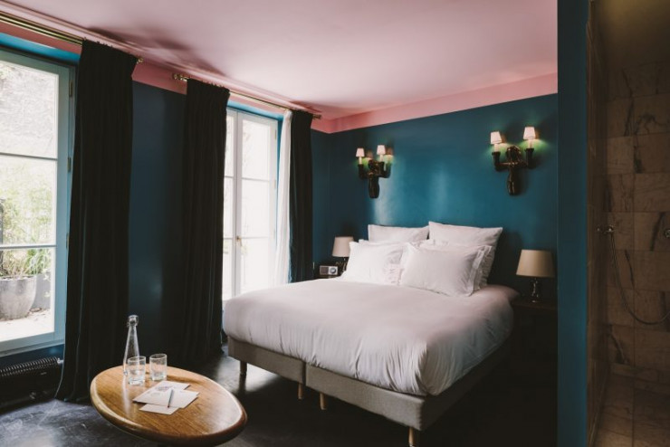 L’hôtel Amour, à Paris, fait l’éloge de la lenteur… et de la passion.