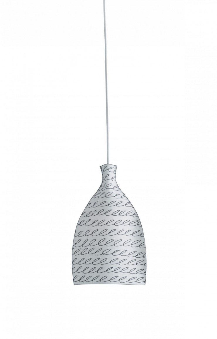 Suspensions Paper Lamp en polyester et en polyamide, 89 € pièce. Ligne-roset.com
