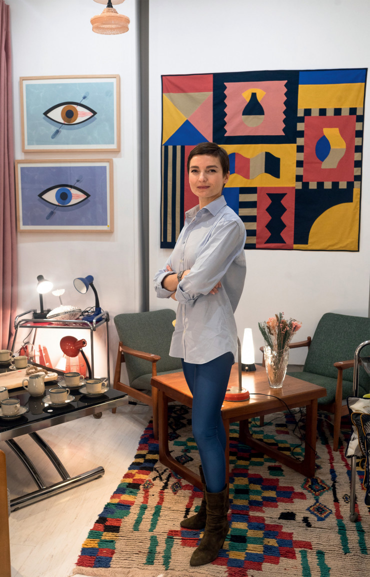 Kamila Sokolska, à la tête de Bloc de l’Est, rassemble dans sa boutique des pépites mobilières du modernisme soviétique qu’elle rénove, tout en accrochant aux murs des œuvres contemporaines.