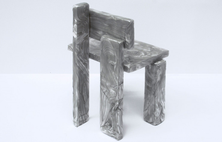 Chaise réalisée en polycarbonate issu du recyclage.